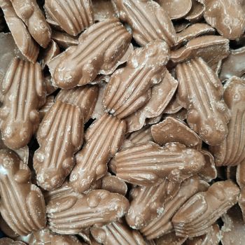 Chocolate Frogs - milk chocolate flavour candy pieces in the shape of frogs! Popular retro sweets!